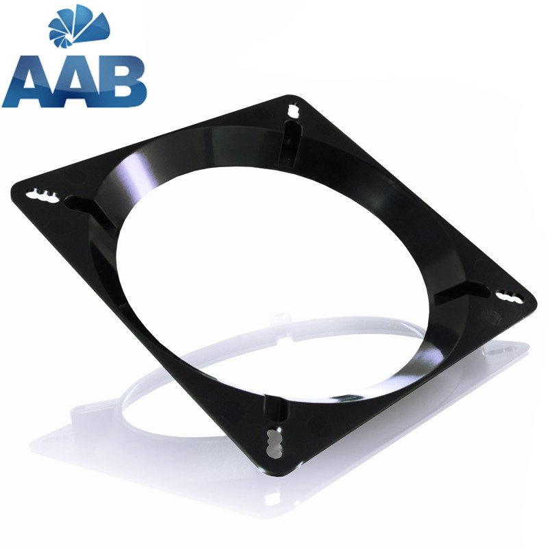 Ventilator de 140 mm montat pe adaptorul AABCOOLING Fan Adaptor 120-140, cu dimensiuni